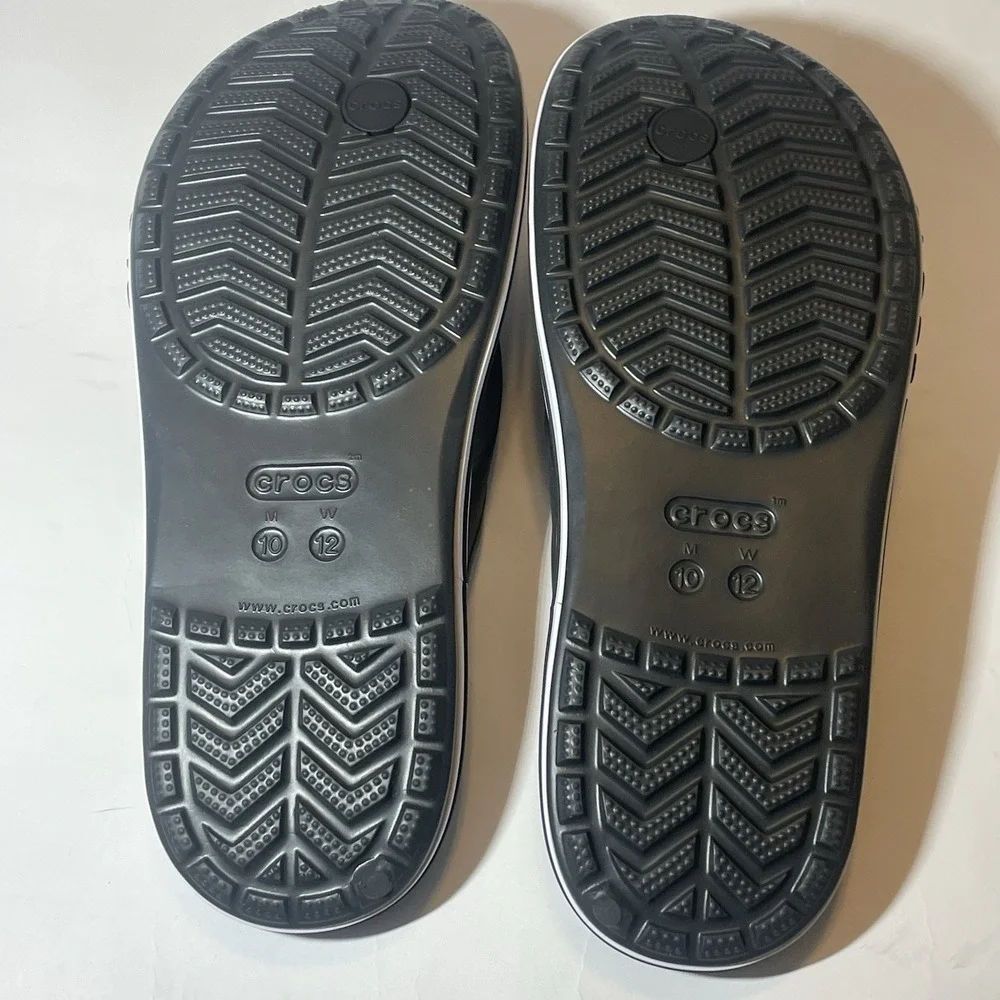 Crocs Thong Sandals Lightweight Comfort Black / white SZ Men's 10 Women's 12 New
